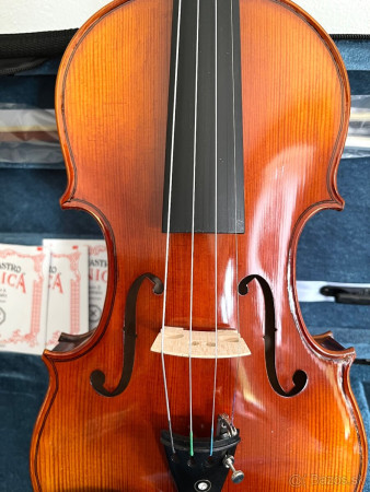 Predám krásne husle, 4/4 husle: 69, model Antonio Stradivari.