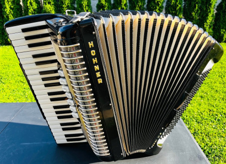 /products/predam-akordeon-pre-narocnych-hohner-verdi-iii-n-120-bas-odlahceny-model/
